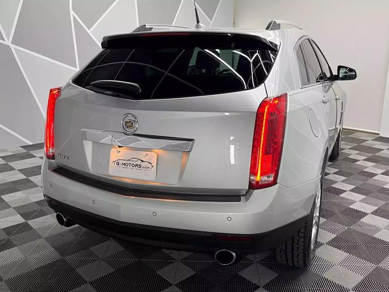 2011 Cadillac SRX Sport Utility 4D 9