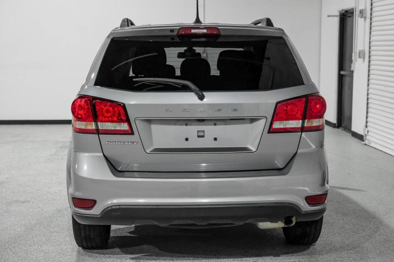 2019 Dodge Journey SE Sport Utility 4D 11