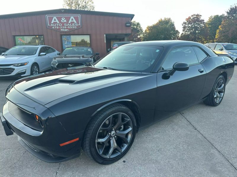 2018 Dodge Challenger SXT Plus
