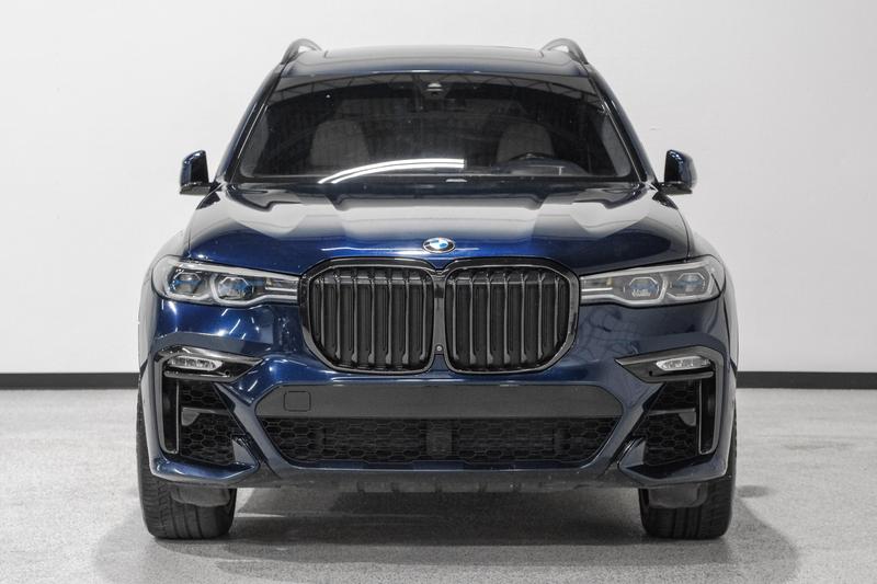 2020 BMW X7  M50i Sport Utility 4D 3