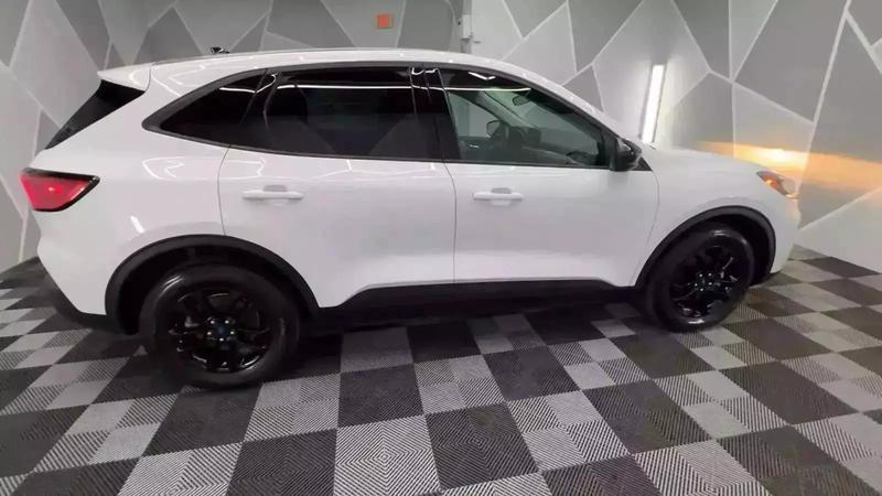 2020 Ford Escape SE Sport SUV 4D 16