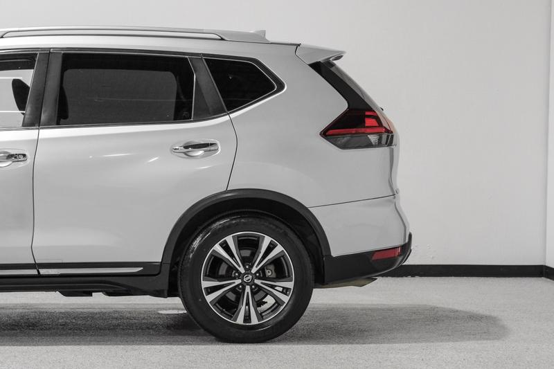 2018 Nissan Rogue SL Sport Utility 4D 15