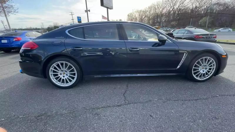 2015 Porsche Panamera 4S Executive Sedan 4D 16