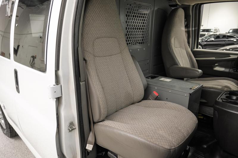 2010 Chevrolet G2500 Cargo  Van 3D 22