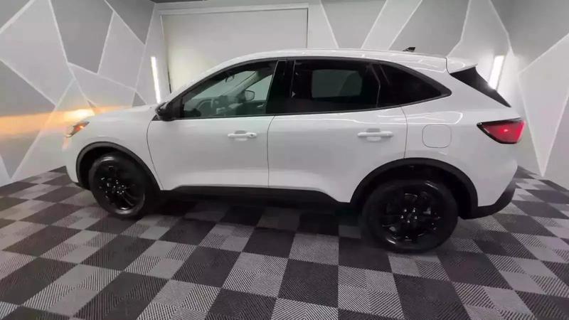 2020 Ford Escape SE Sport SUV 4D 10