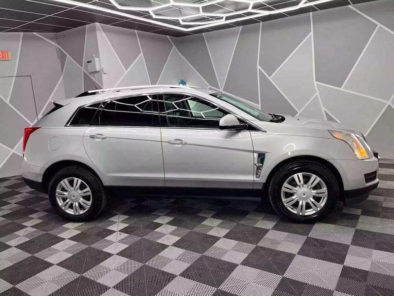 2011 Cadillac SRX Sport Utility 4D 13