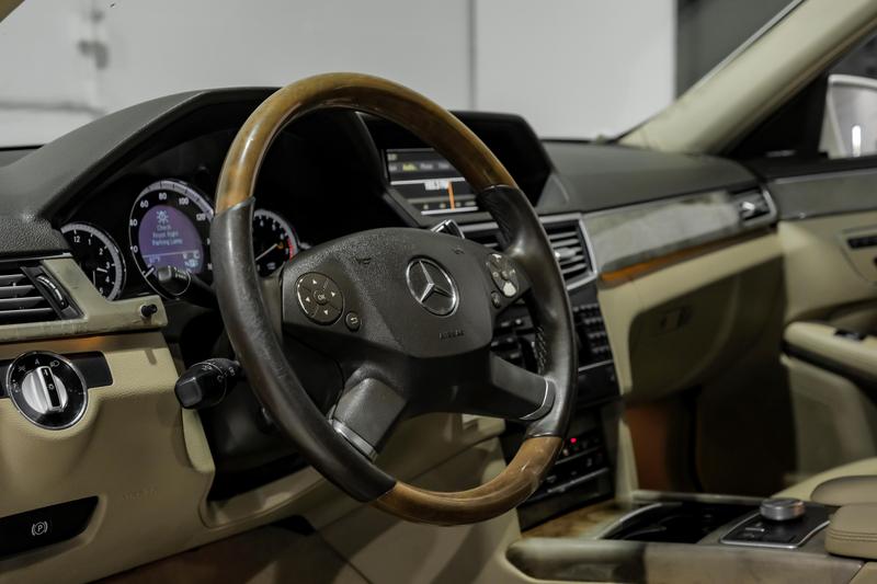 2010 Mercedes-Benz E-Class E 350 4MATIC Sedan 4D 23