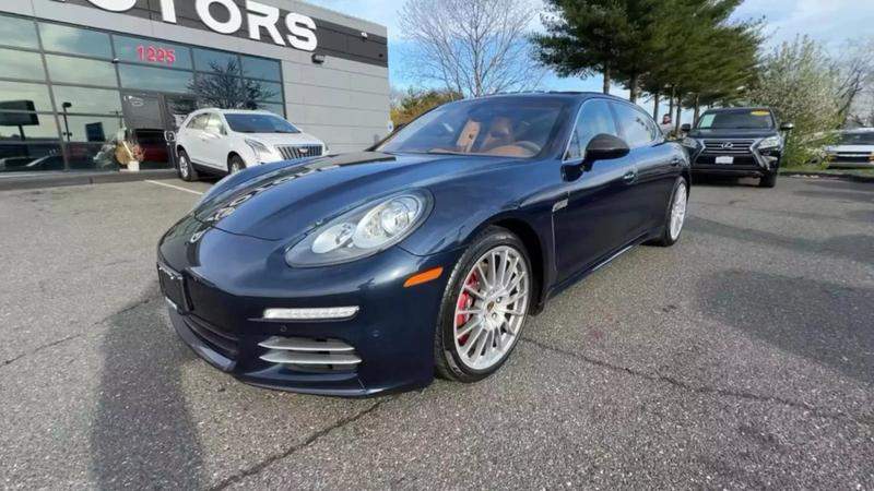 2015 Porsche Panamera 4S Executive Sedan 4D 23