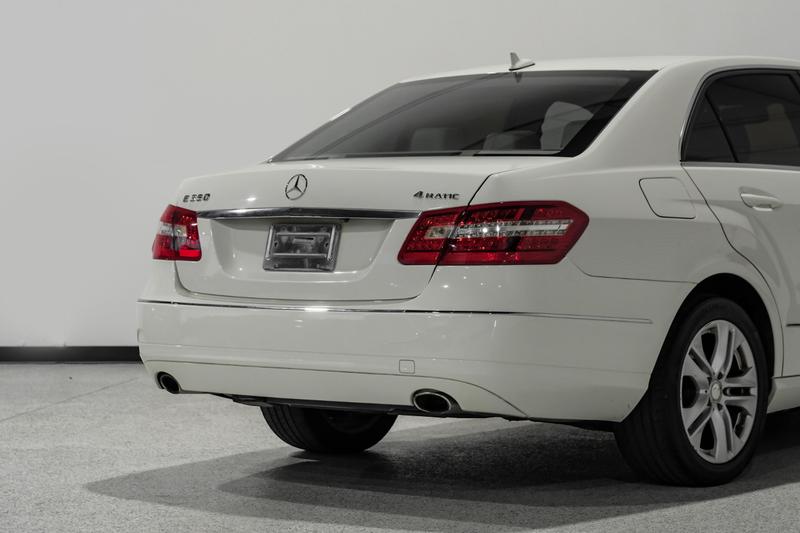 2010 Mercedes-Benz E-Class E 350 4MATIC Sedan 4D 9