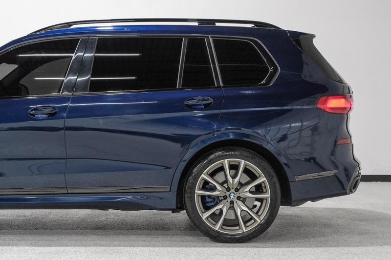 2020 BMW X7  M50i Sport Utility 4D 15