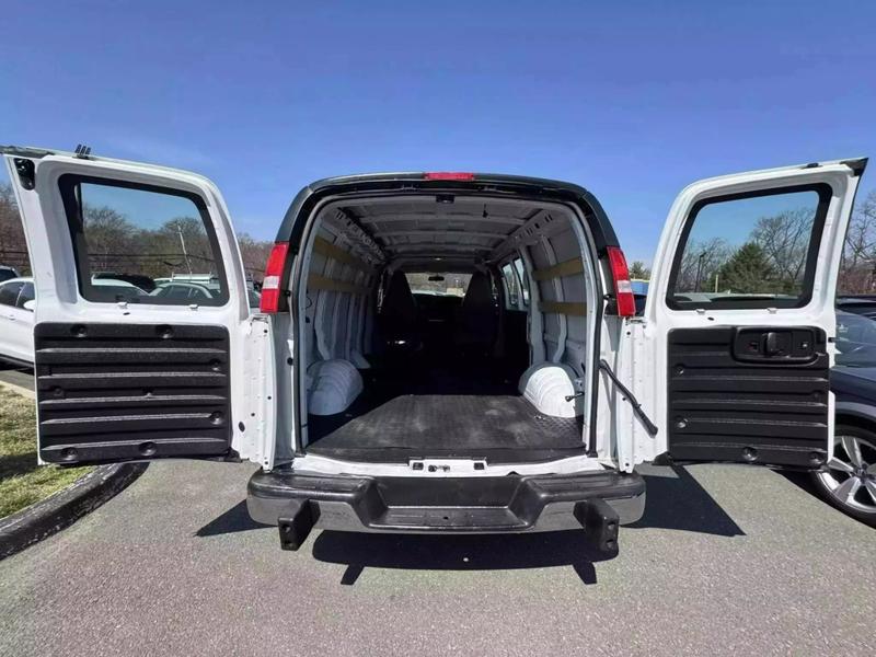 2021 GMC Savana 2500 Cargo Regular Van 3D 20