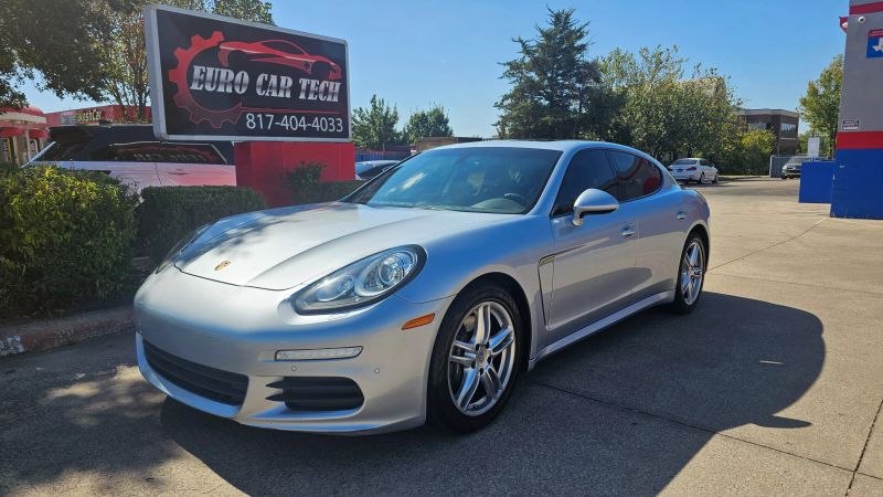 2016 Porsche Panamera 4 Edition