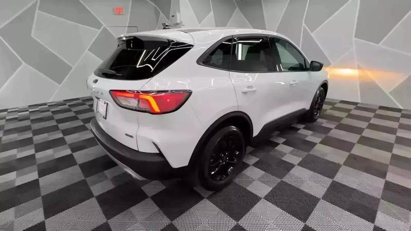 2020 Ford Escape SE Sport SUV 4D 3