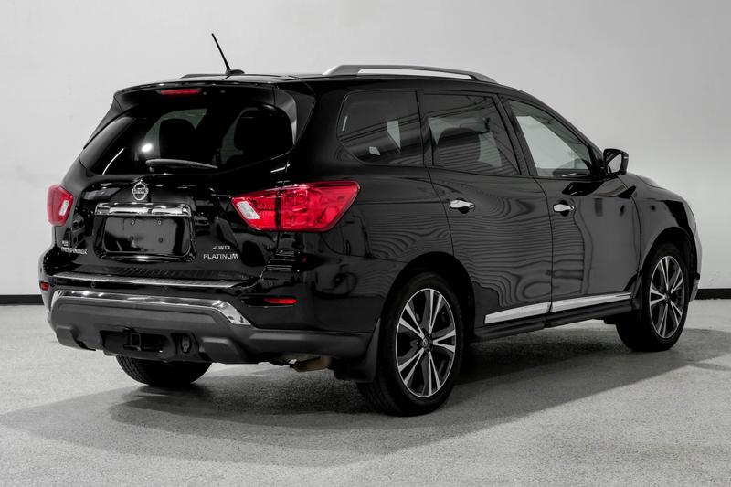 2018 Nissan Pathfinder Platinum Sport Utility 4D 6