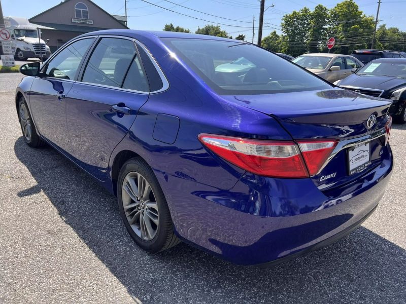 2015 Toyota Camry SE Sedan 4D 7