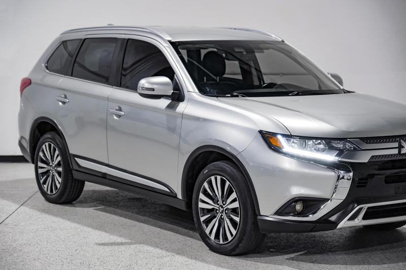 2020 Mitsubishi Outlander ES Sport Utility 4D 12