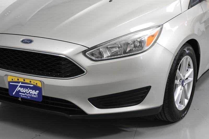 2017 Ford Focus SE Sedan 4D 42