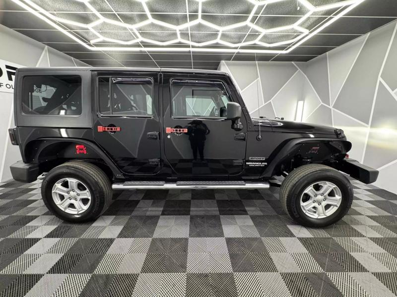 2012 Jeep Wrangler Unlimited Sport SUV 4D 8