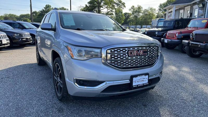 2017 GMC Acadia Denali Sport Utility 4D 14