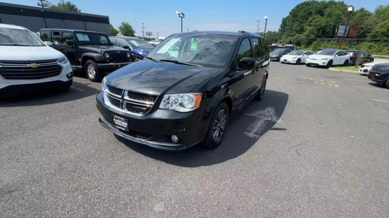 2017 Dodge Grand Caravan Passenger SXT Minivan 4D 20