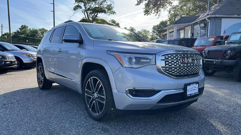 2017 GMC Acadia Denali Sport Utility 4D 13