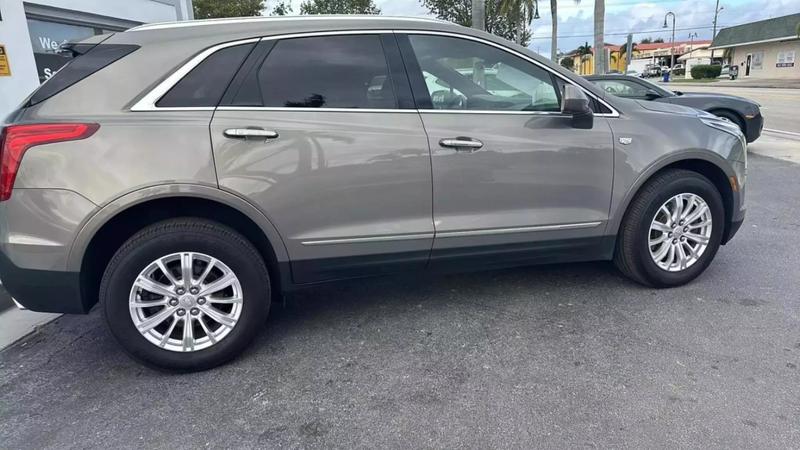 2017 Cadillac XT5 Sport Utility 4D 9