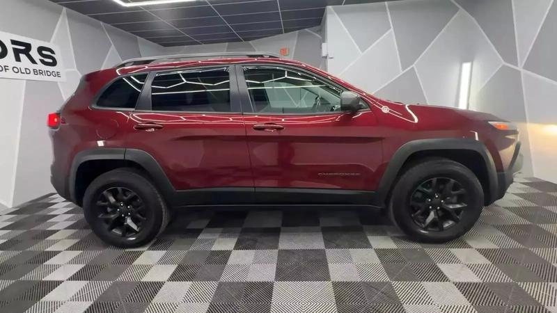 2018 Jeep Cherokee TrailHawk Sport Utility 4D 12