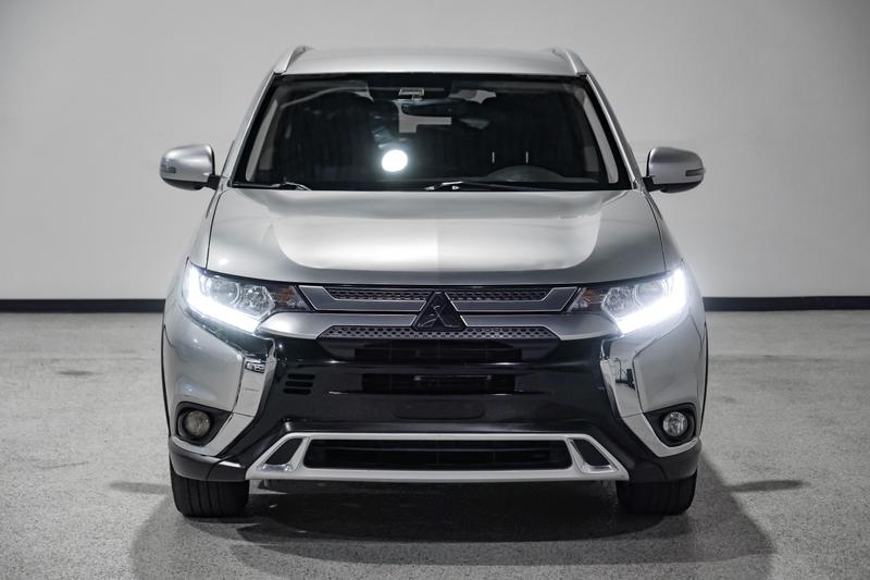 2020 Mitsubishi Outlander ES Sport Utility 4D 3