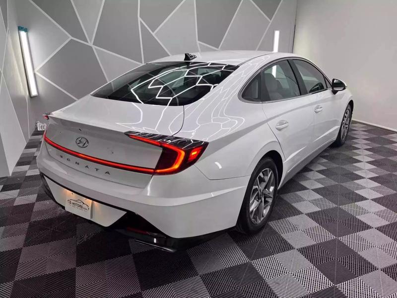 2020 Hyundai Sonata SEL Sedan 4D 30