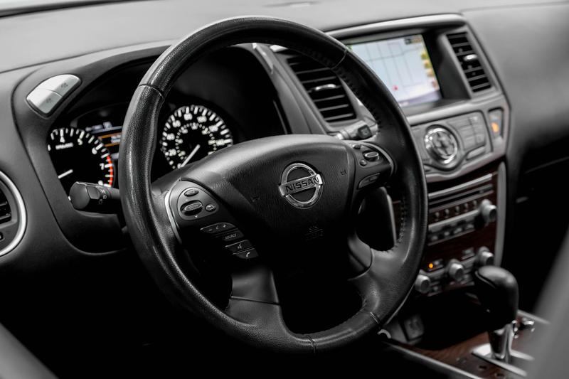 2018 Nissan Pathfinder Platinum Sport Utility 4D 23