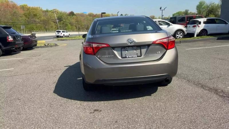 2019 Toyota Corolla LE Sedan 4D 13