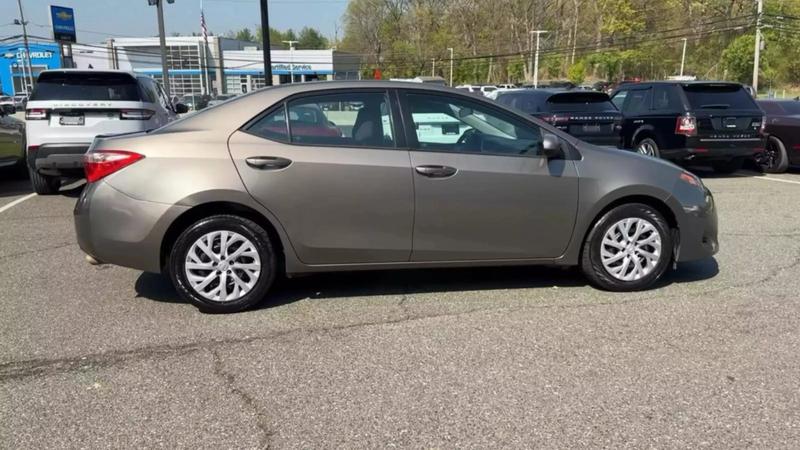 2019 Toyota Corolla LE Sedan 4D 20