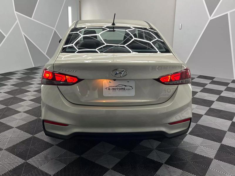 2020 Hyundai Accent SEL Sedan 4D 13