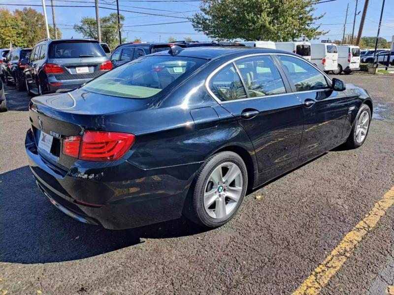 2012 BMW 5 Series 528i xDrive Sedan 4D 3