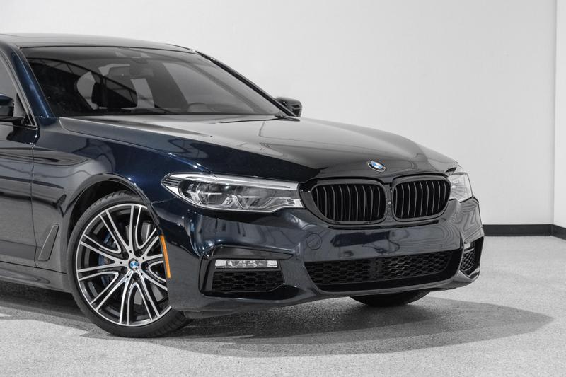 2017 BMW 5 Series 540i Sedan 4D 11