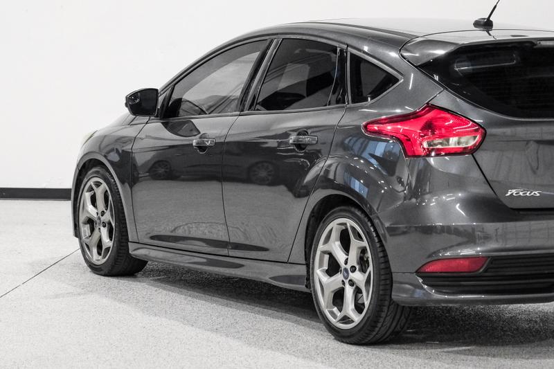 2017 Ford Focus ST Hatchback 4D 12