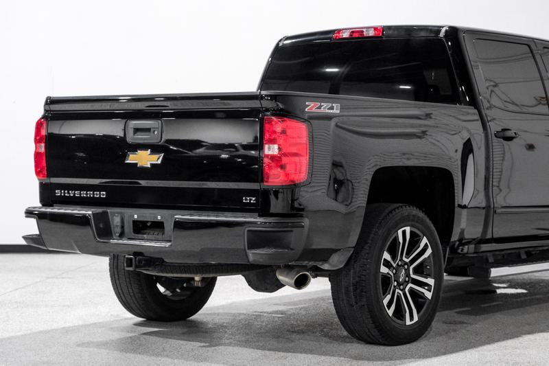 2017 Chevrolet Silverado 1500 Crew Cab Z71 LT Pickup 4D 5 3/4 ft 10