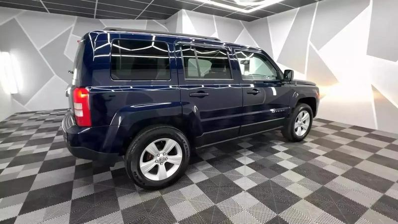 2014 Jeep Patriot Latitude Sport Utility 4D 10