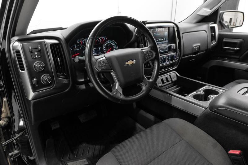 2017 Chevrolet Silverado 1500 Crew Cab Z71 LT Pickup 4D 5 3/4 ft 18