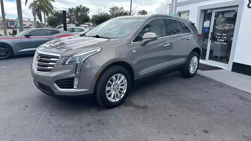 2017 Cadillac XT5 Sport Utility 4D 3