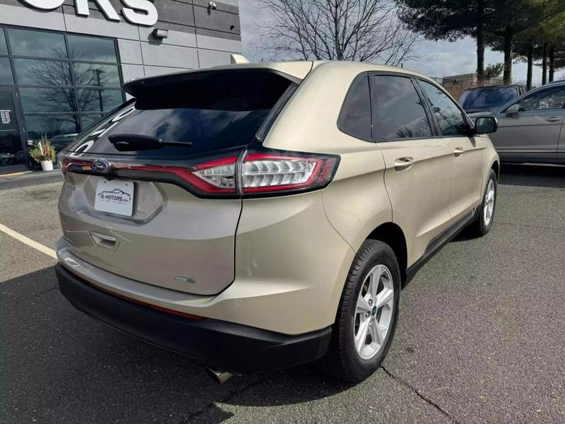 2018 Ford Edge SE Sport Utility 4D 9