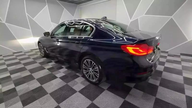 2020 BMW 5 Series 530i xDrive Sedan 4D 9