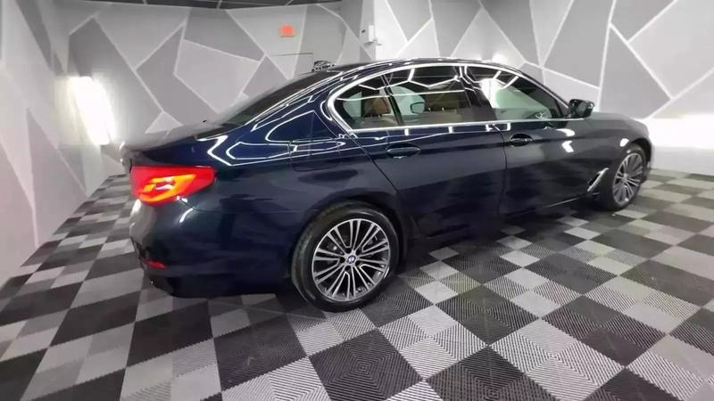 2020 BMW 5 Series 530i xDrive Sedan 4D 15