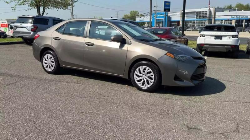 2019 Toyota Corolla LE Sedan 4D 24