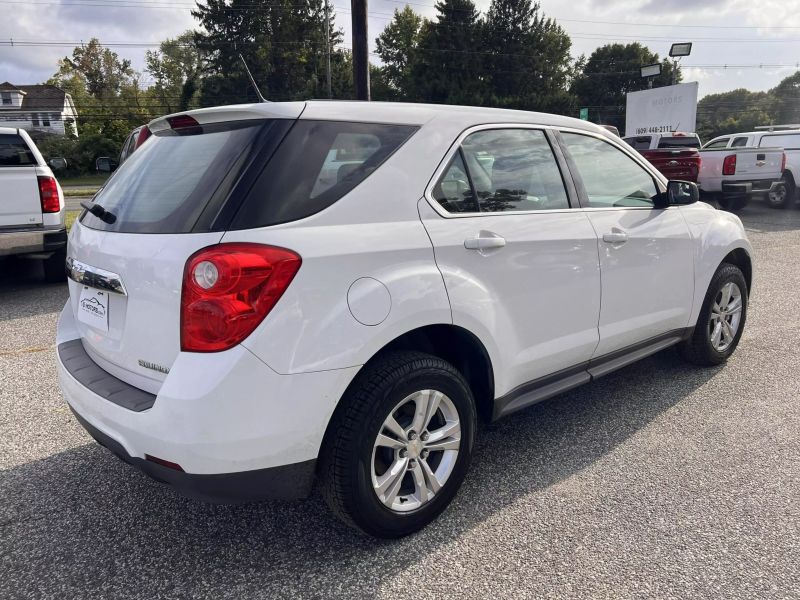 2014 Chevrolet Equinox LS Sport Utility 4D 4