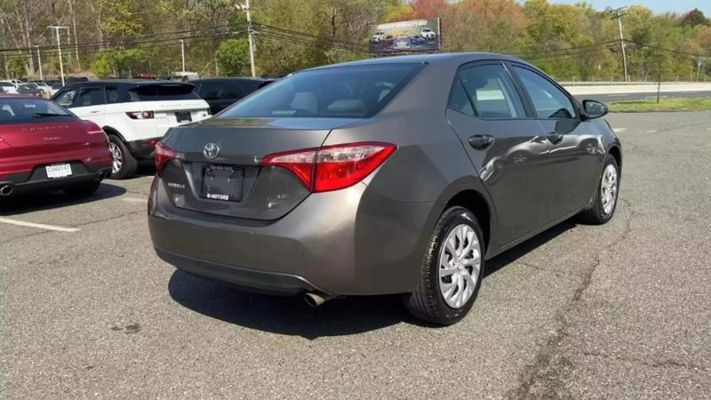 2019 Toyota Corolla LE Sedan 4D 16