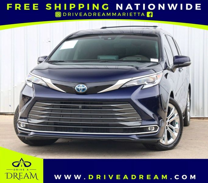 2022 Toyota Sienna Platinum 7-Passenger
