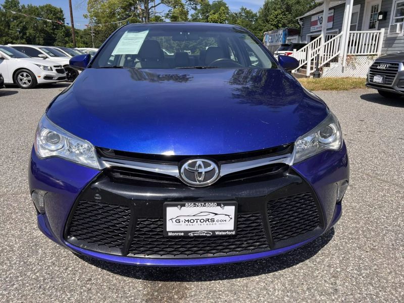 2015 Toyota Camry SE Sedan 4D 12