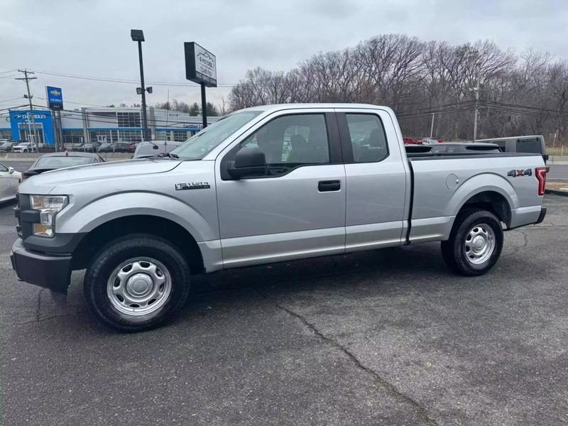 2017 Ford F150 Super Cab XLT Pickup 4D 6 1/2 ft 3