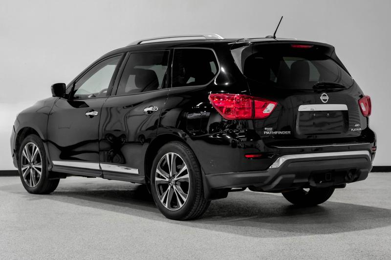 2018 Nissan Pathfinder Platinum Sport Utility 4D 8